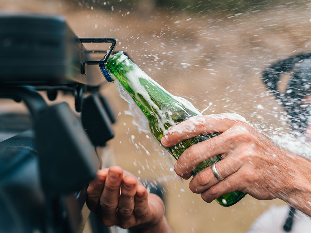 accesorios-para-parrilla-abre-botellas